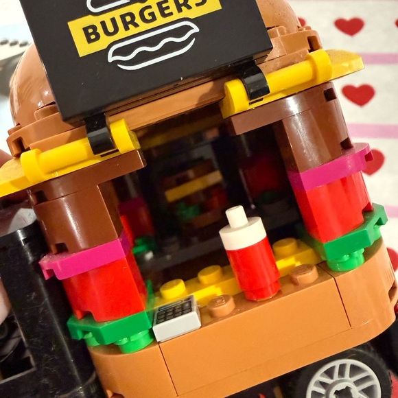LEGO City 6404 Burger Van - Black and Tan - Picture 6 of 6
